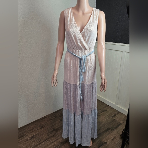 FLYING TOMATO Sz XS Beige Color Block Crinkle Gauze Ruffle Tier Maxi Dress Boho - Picture 13 of 14